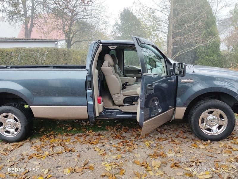 Second-hand Ford V8 235 CP (172 kW) 2005 Albastru SUV