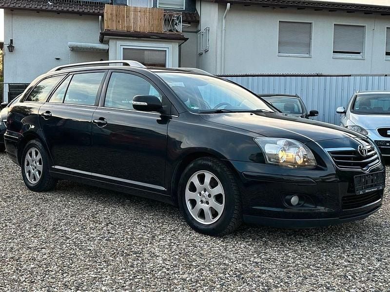 Schwarz Gebraucht 2006 Toyota Avensis Sol Kombi | 6.890 € - Bild 1/4