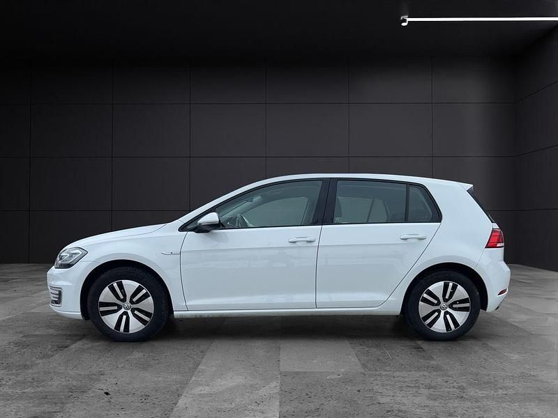 Gebraucht VW Golf 100 kW (136 PS) 2020 Weiß Limousine