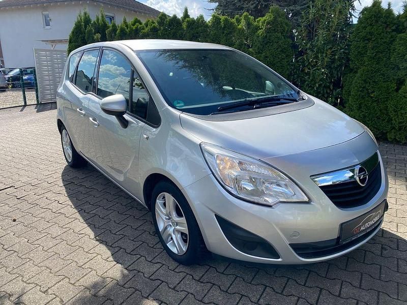 Silber Gebraucht 2010 Opel Meriva Edition Van / Kleinbus | 4.790 € (Fairer Preis) - Bild 1/4