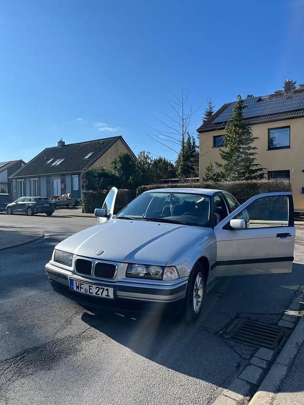 Gebraucht BMW 316 184 PS (135 kW) 1997 Grau Limousine