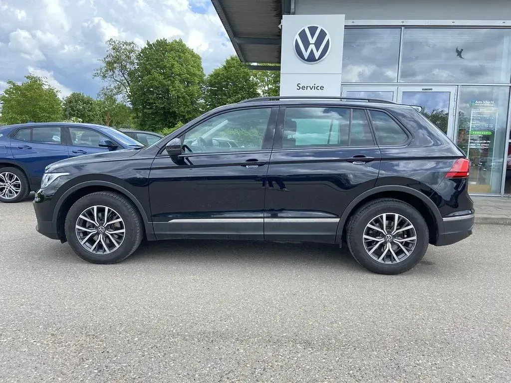 Gebraucht VW Tiguan Life 150 PS (110 kW) 2023 Schwarz SUV