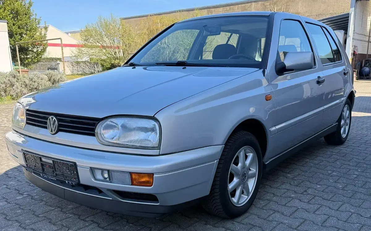 Brugt VW Golf III 90 HK (66 kW) 1995 Sølv Sedan