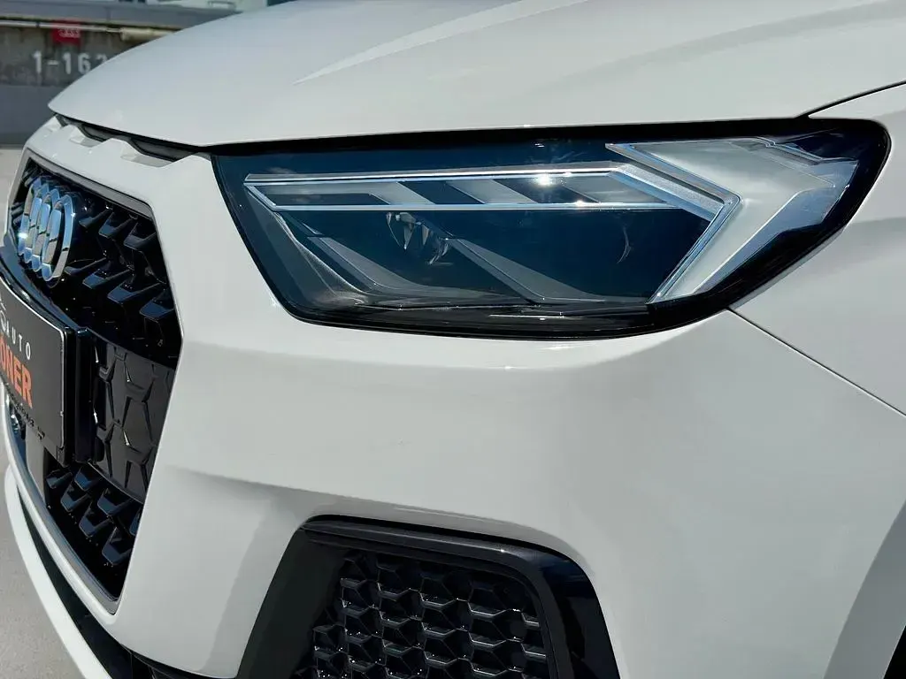 Gebraucht Audi A1 Sportback S-Line 110 PS (80 kW) 2021 Candy(b9a)/cortinaweiß sonder. Kleinwagen