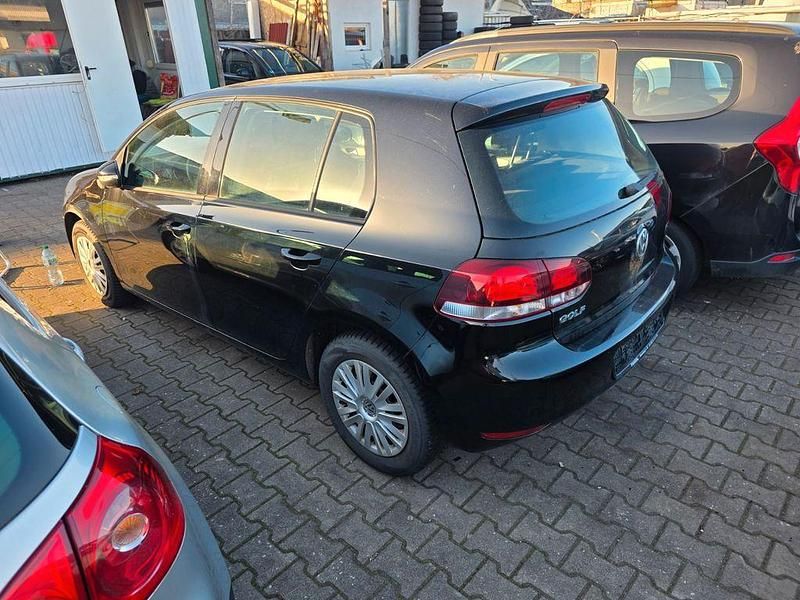 Gebraucht VW Golf VI Comfortline 122 PS (89 kW) 2011 Schwarz Kleinwagen