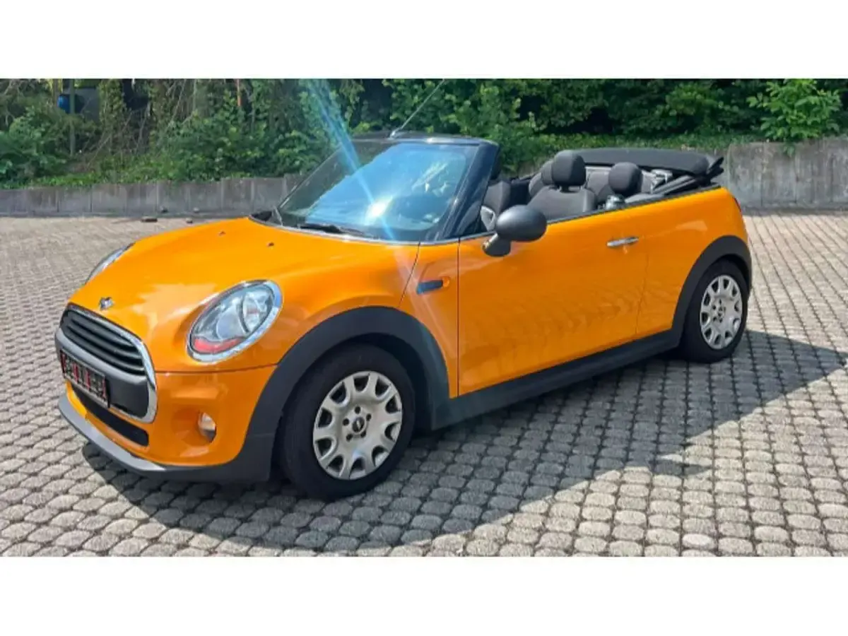 Gebraucht Mini One Cabriolet 102 PS (75 kW) 2016 Volcanic orange Cabrio