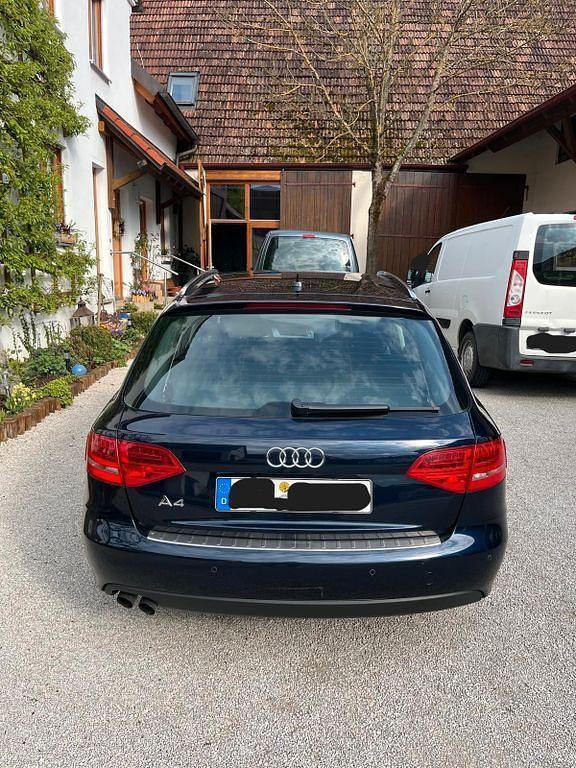 Gebraucht Audi A4 143 PS (105 kW) 2009 Blau Kombi