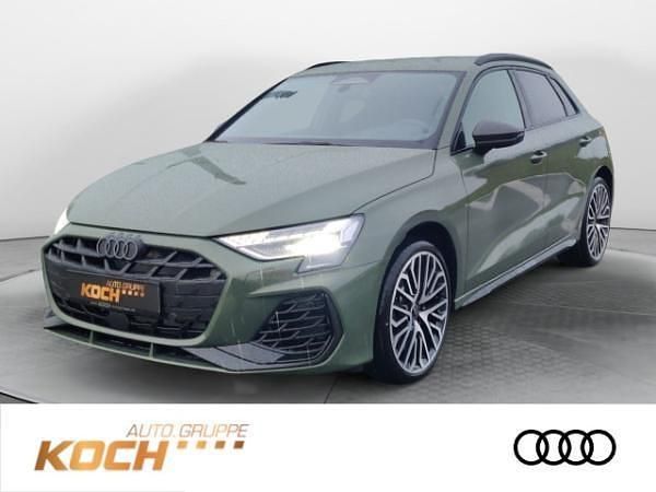 Grün (distriktgrün metallic) Neu 2025 Audi S3 Advanced Limousine | 68.891 € - Bild 1/4