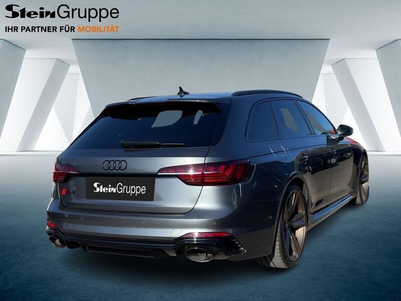 Gebraucht Audi RS4 Ambiente 450 PS (330 kW) 2023 Daytonagrau perleffekt Kombi