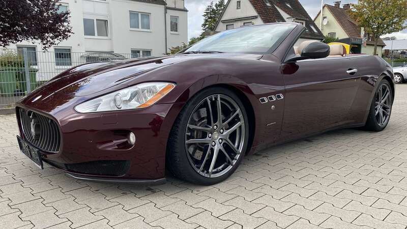 Burgundyrotmetallic Gebraucht 2010 Maserati GranCabrio Cabrio | 69.972 € (Guter Preis) - Bild 1/4