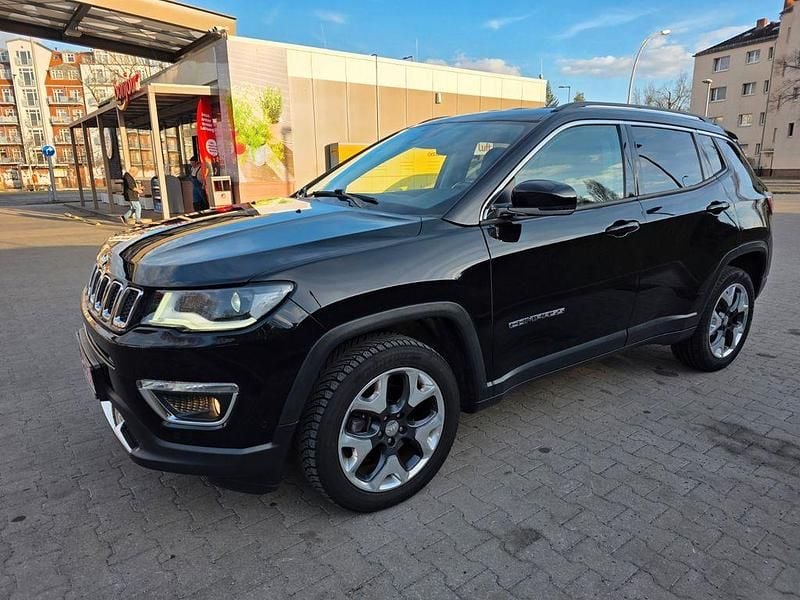 Gebraucht Jeep Compass Limited 170 PS (125 kW) 2019 Schwarz SUV