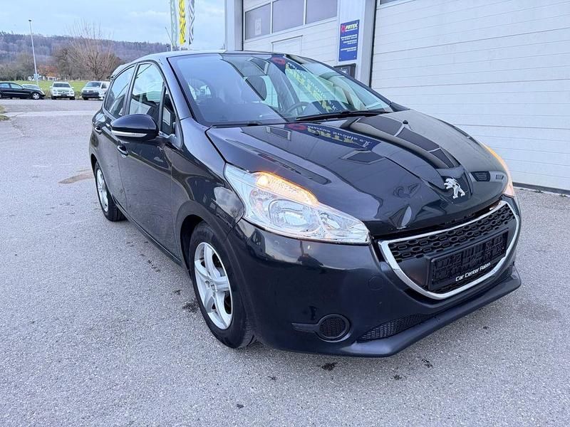 Gebraucht Peugeot 208 Active 95 PS (69 kW) 2012 Schwarz Kleinwagen