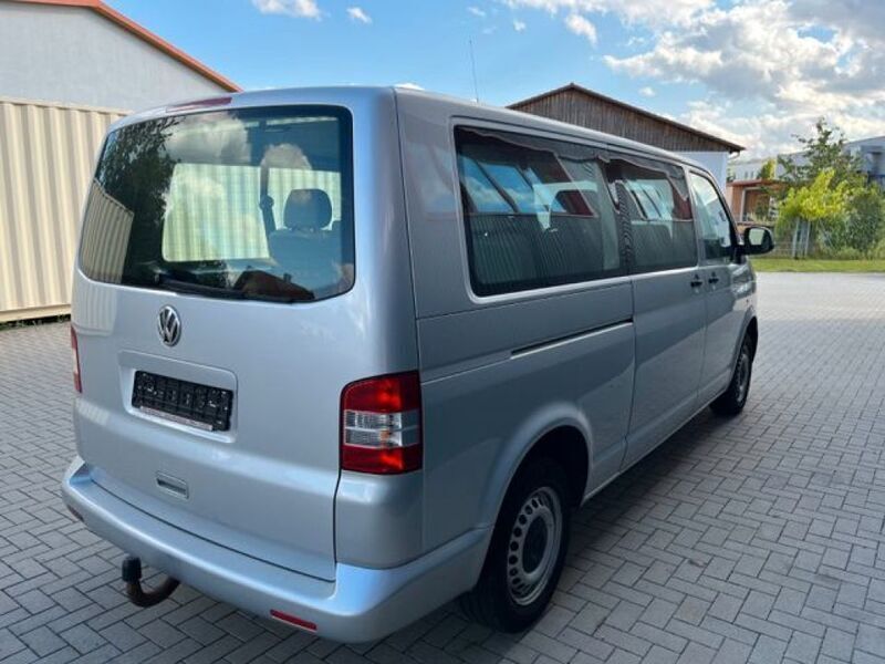 Gebraucht VW T5 102 PS (75 kW) 2011 Reflexsilber metallic (metallic) Van