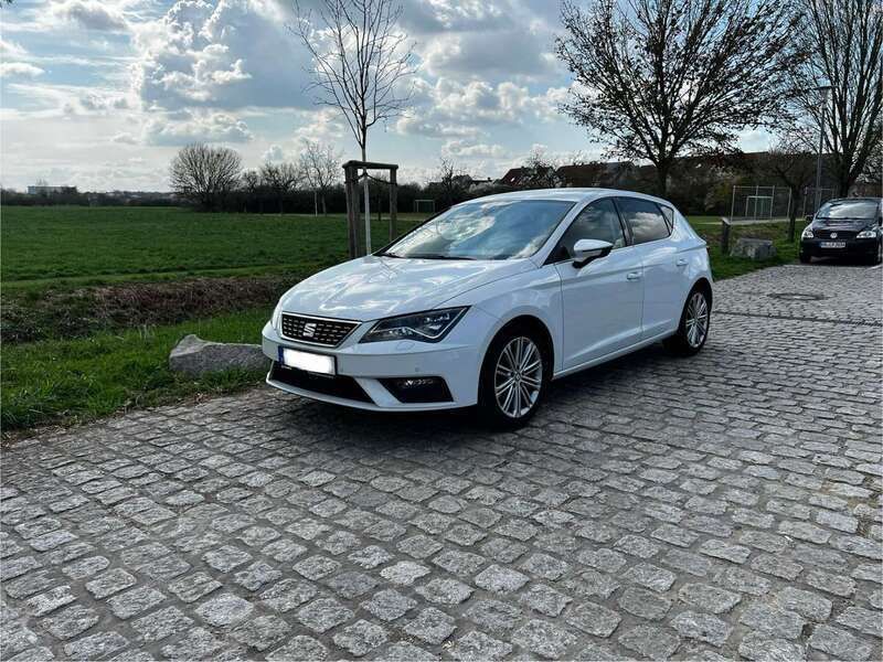 Weiß Gebraucht 2017 Seat Leon XCELLENCE Kleinwagen | 11.990 € (Fairer Preis) - Bild 1/4