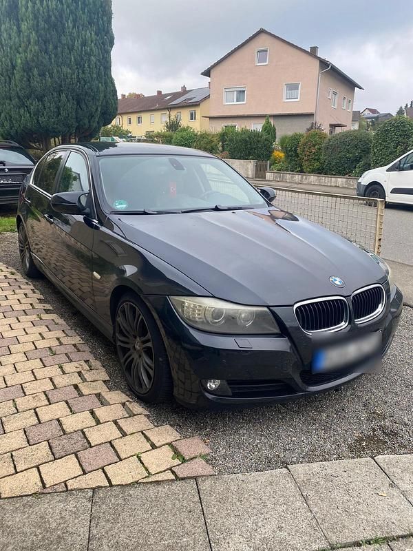 Gebraucht BMW 330 197 PS (144 kW) 2009 Schwarz Limousine