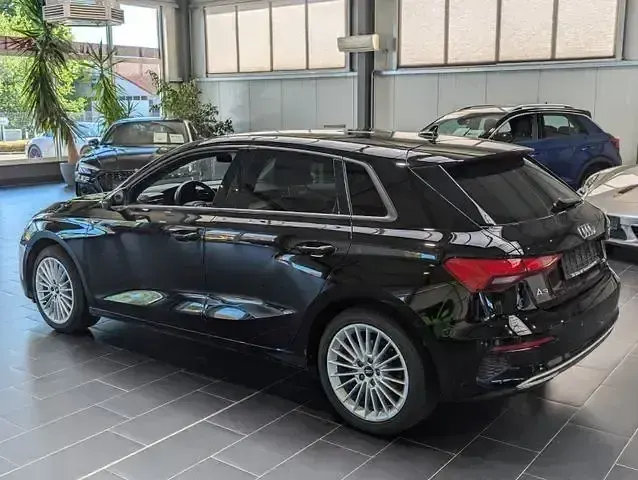 Gebraucht Audi A3 Advanced Plus 150 PS (110 kW) 2022 Schwarz Limousine