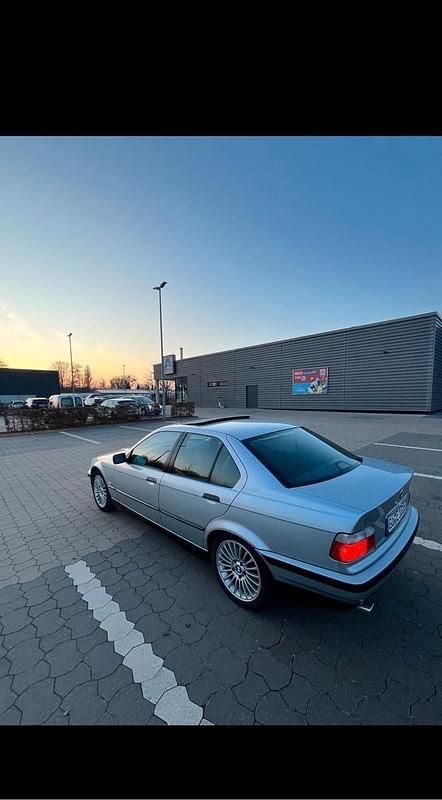 Gebraucht BMW 320 Sport Line 150 PS (110 kW) 1997 Grau Limousine