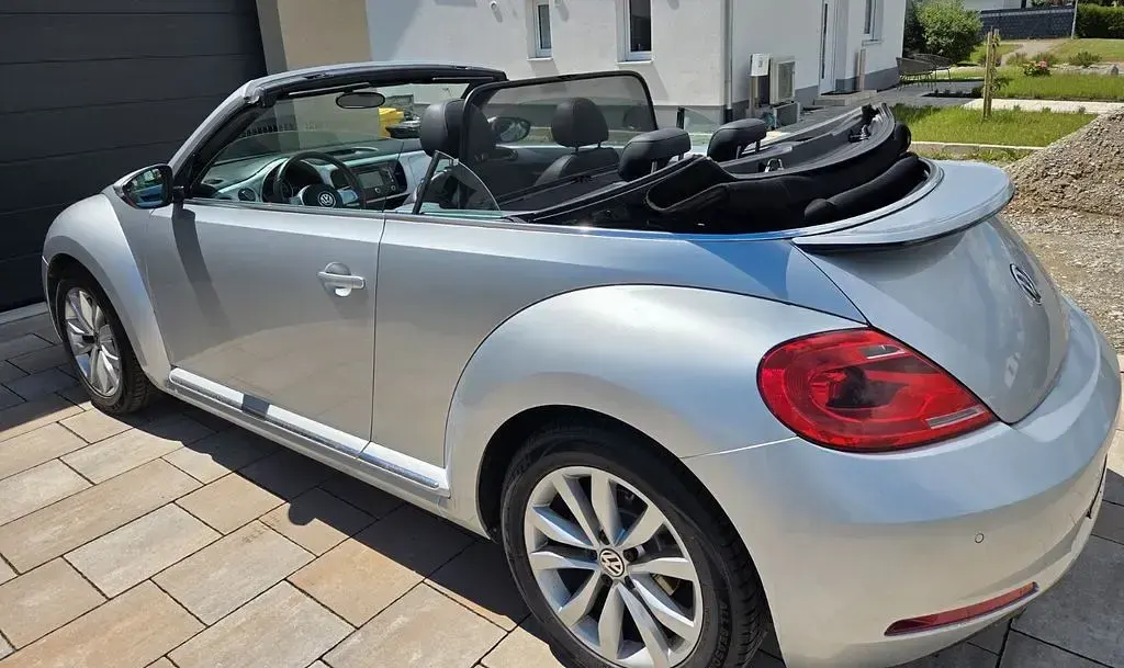 Gebraucht VW Beetle 105 PS (77 kW) 2014 Silber Kleinwagen