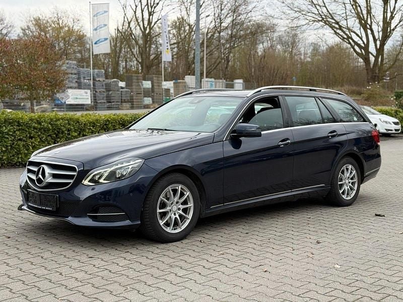 Gebraucht Mercedes E220 170 PS (125 kW) 2013 Blau Kombi