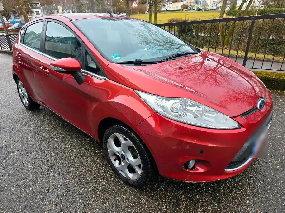 Gebraucht Ford Fiesta 82 PS (60 kW) 2009 Rot Kleinwagen