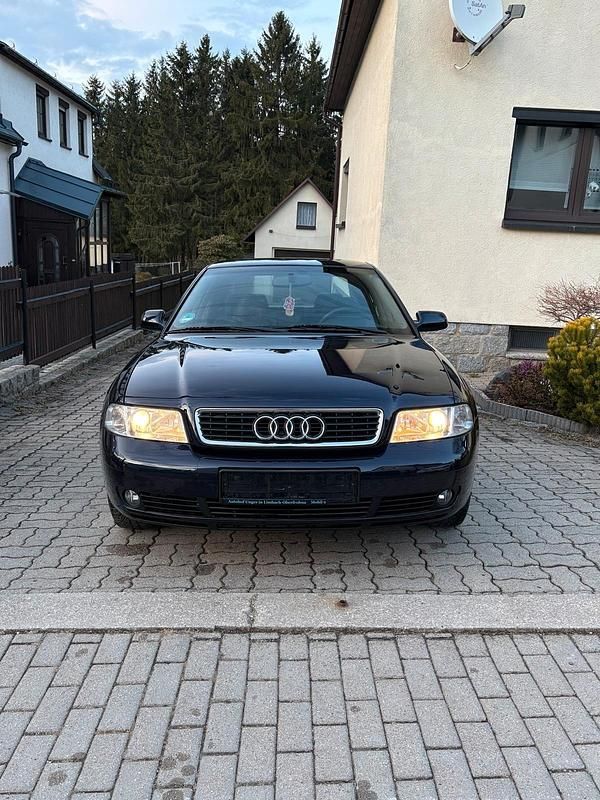 Gebraucht Audi A4 Basis 125 PS (91 kW) 2000 Blau Limousine