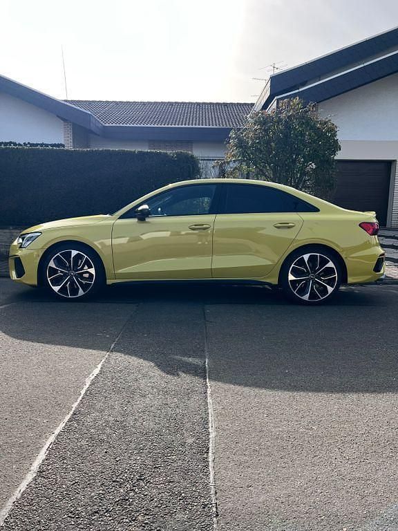 Gebraucht Audi S3 Ambiente 310 PS (228 kW) 2022 Gelb Limousine