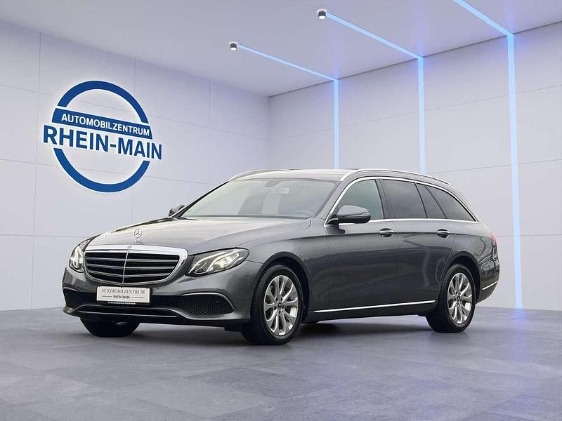 Grau Gebraucht 2018 Mercedes E200 Avantgarde Kombi | 17.900 € (Fairer Preis) - Bild 1/4