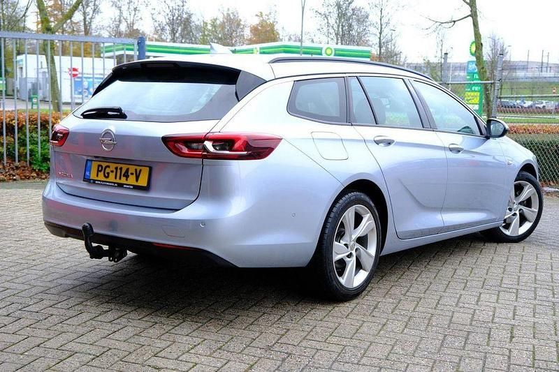Gebraucht Opel Insignia Edition 140 PS (102 kW) 2017 Grau Kombi