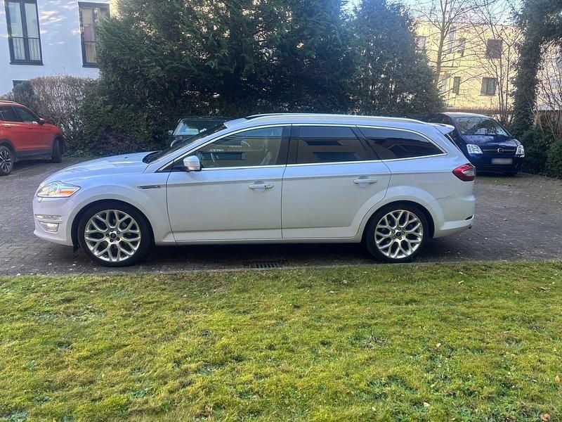 Gebraucht Ford Mondeo Titanium 240 PS (176 kW) 2014 Weiß Limousine