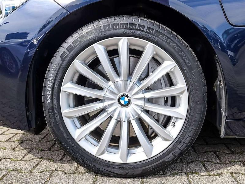 Gebraucht BMW 745 394 PS (289 kW) 2019 Imperialblau brillanteffekt Limousine