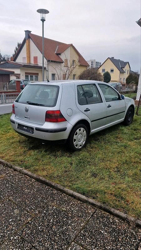 Gebraucht VW Golf IV 75 PS (55 kW) 2001 Silber Kleinwagen
