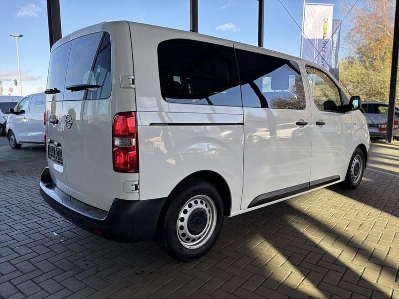 Gebraucht Opel Vivaro 120 PS (88 kW) 2021 Weiß Van / Kleinbus
