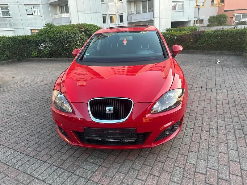 Rot Gebraucht 2011 Seat Leon Kleinwagen | 4.300 € (Fairer Preis) - Bild 1/4