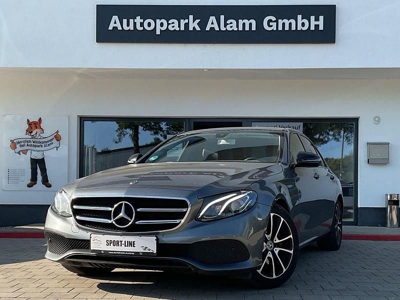 Grau Gebraucht 2017 Mercedes E220 Limousine | 17.950 € (Etwas zu teuer) - Bild 1/4