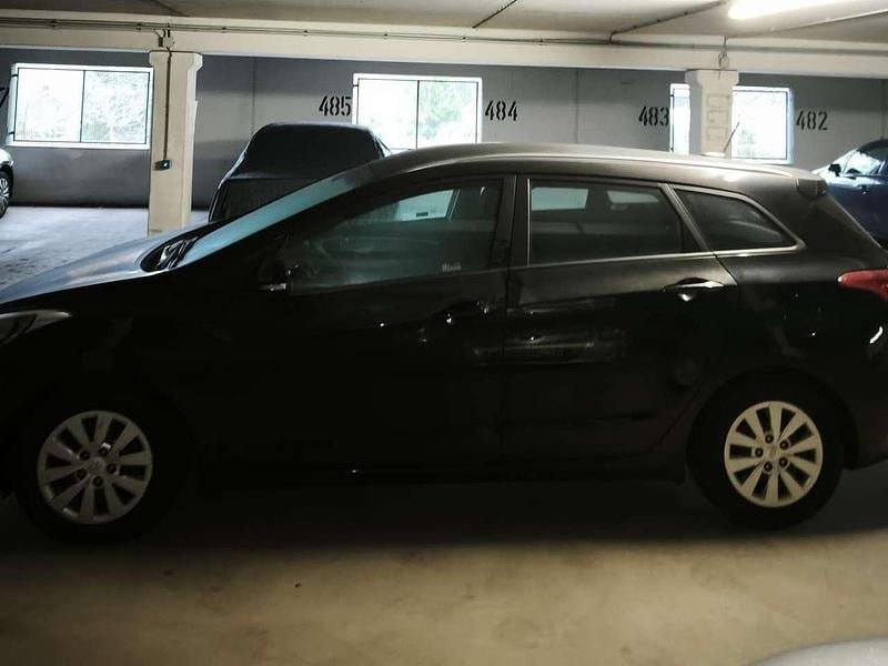 Gebraucht Hyundai i30 Style 110 PS (80 kW) 2017 Schwarz Kombi