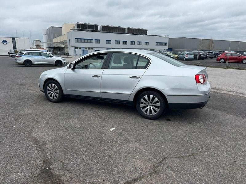 Gebraucht VW Passat Highline 160 PS (117 kW) 2008 Silber Limousine