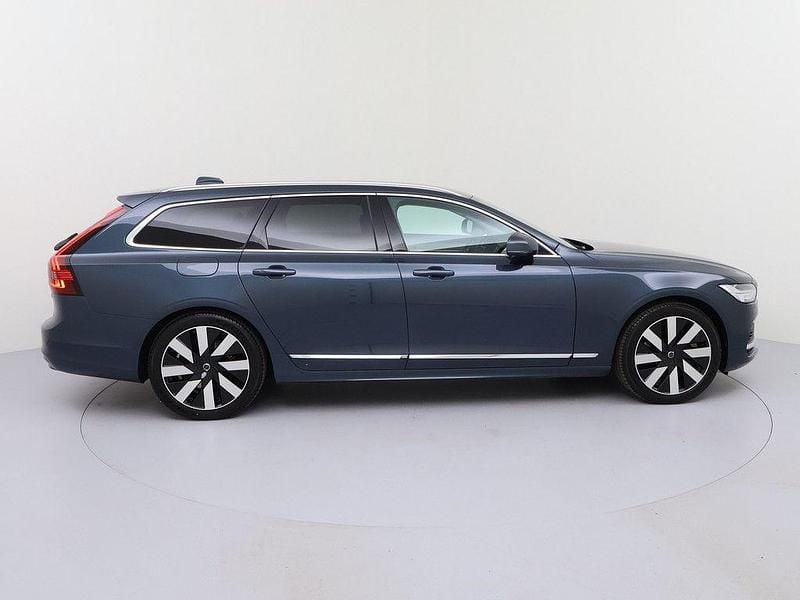 Gebraucht Volvo V90 Core 398 PS (292 kW) 2025 Denim blue Kombi