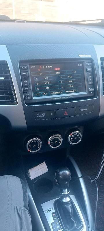 Gebraucht Mitsubishi Outlander 156 PS (114 kW) 2010 Grau SUV