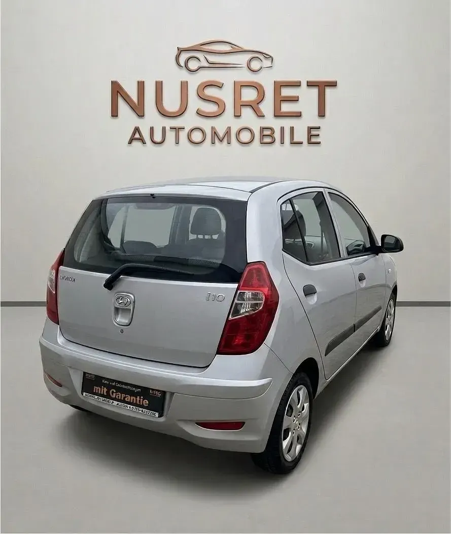 Gebraucht Hyundai i10 75 PS (55 kW) 2013 Silber Kleinwagen