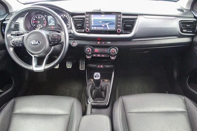 Gebraucht Kia Stonic Platinum Edition 120 PS (88 kW) 2017 Rot SUV