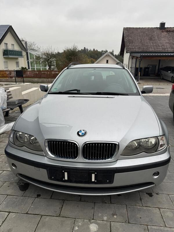Silber Gebraucht 2004 BMW 320 Kombi | 1.700 € (Guter Preis) - Bild 1/4