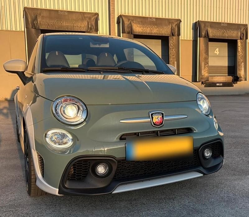 Gebraucht Abarth 695 70th Anniversary 180 PS (132 kW) 2020 Grün Kleinwagen