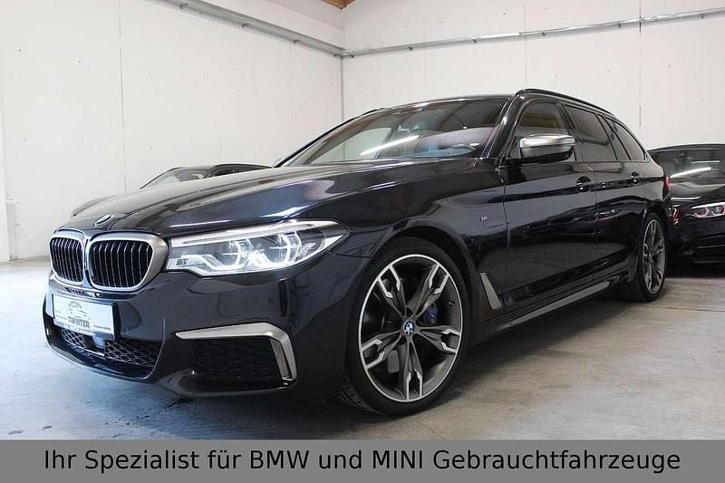 Gebraucht BMW 550 400 PS (294 kW) 2019 Saphirschwarz Kombi
