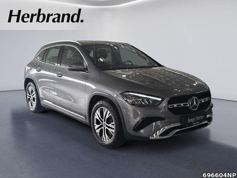Gebraucht Mercedes GLA200 Progressive 163 PS (119 kW) 2025 Metalliclack mountaingrau SUV