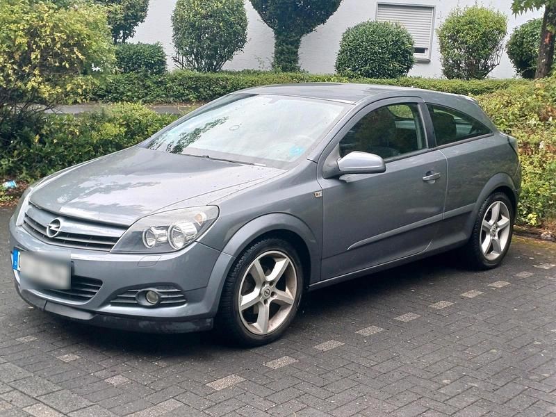 Grau Gebraucht 2005 Opel Astra GTC Kleinwagen | 1.500 € (Guter Preis) - Bild 1/4
