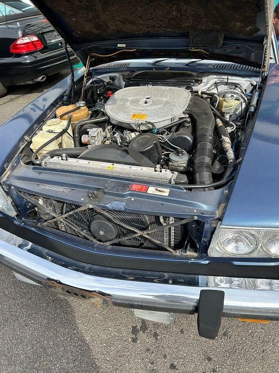 Gebraucht Mercedes 560 231 PS (169 kW) 1987 Blau Cabrio