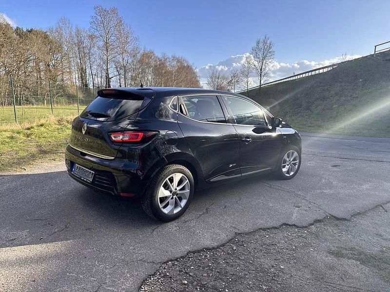 Gebraucht Renault Clio IV LIMITED 90 PS (66 kW) 2018 Schwarz Limousine