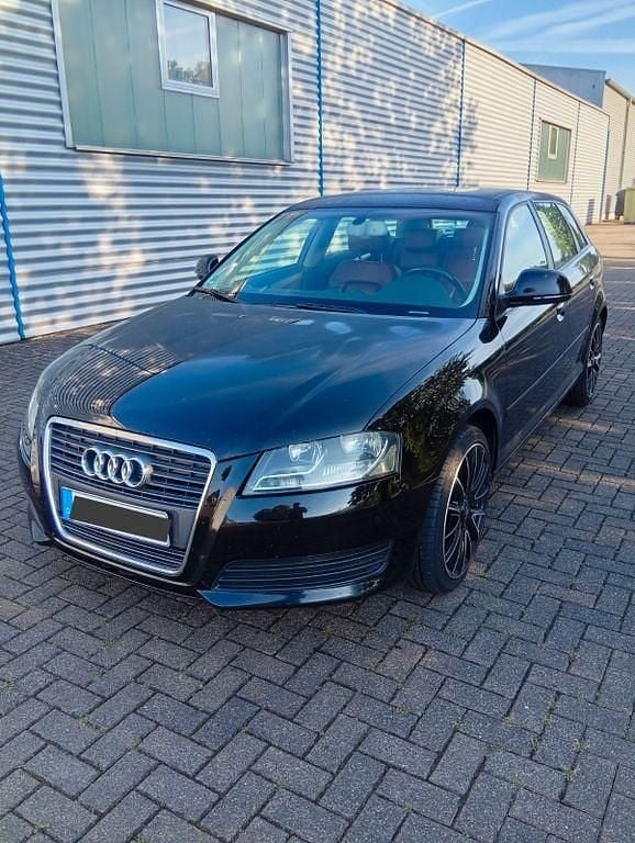 Schwarz Gebraucht 2009 Audi A3 Sportback Limousine | 3.190 € (Superpreis) - Bild 1/4