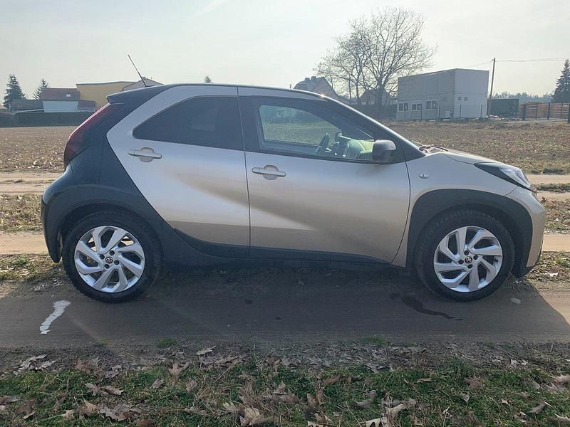 Gebraucht Toyota Aygo X Pulse 72 PS (52 kW) 2022 Beige SUV