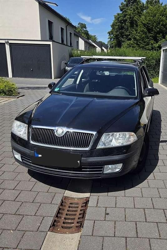 Schwarz Gebraucht 2008 Skoda Octavia Elegance Kombi | 2.700 € (Fairer Preis) - Bild 1/4